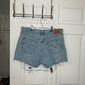 LEVI DENIM SHORTS